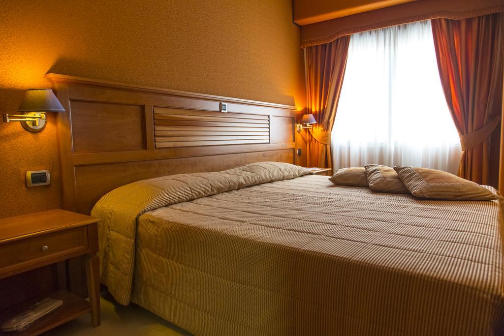 Hotel Futura Centro Congressi Napoli Ngoại thất bức ảnh