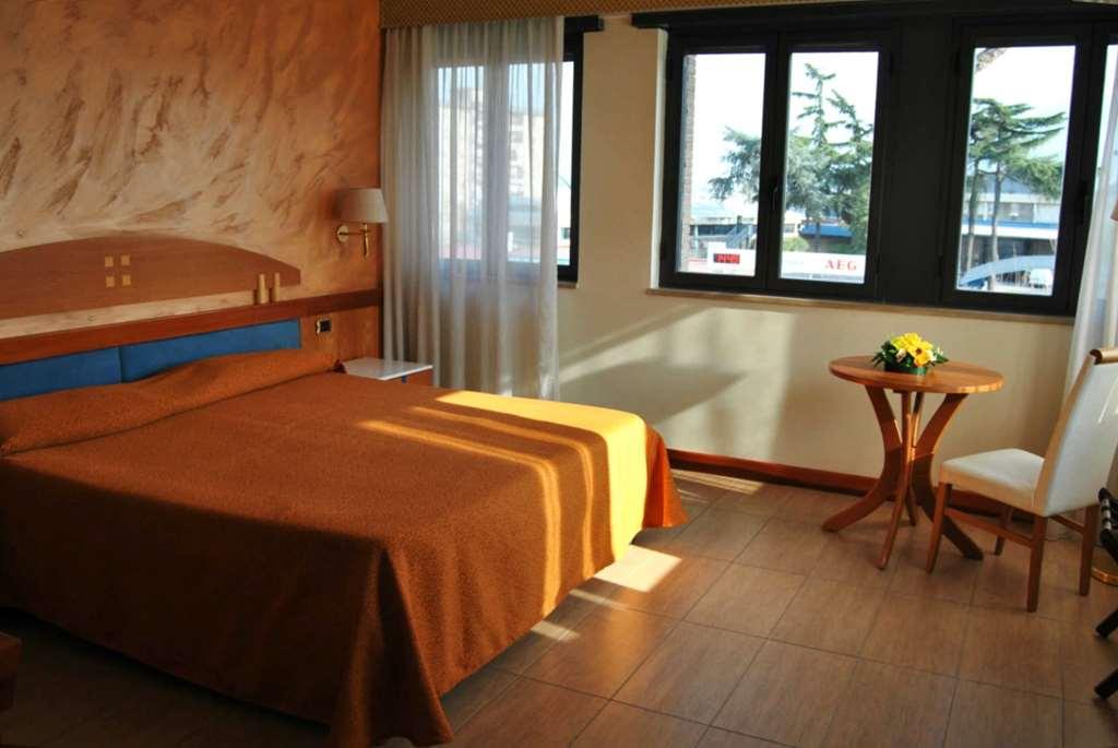 Hotel Futura Centro Congressi Napoli Phòng bức ảnh